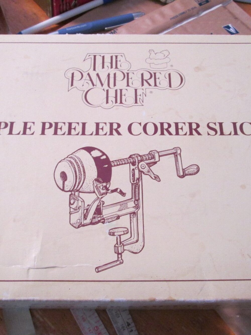 The Pampered Chef vtg apple peeler slicer in box